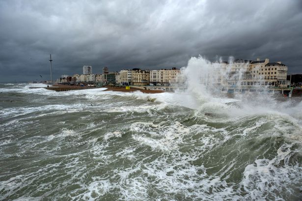 'Thunder fever' could hit asthma sufferers as UK blasted by storms and pollen mix