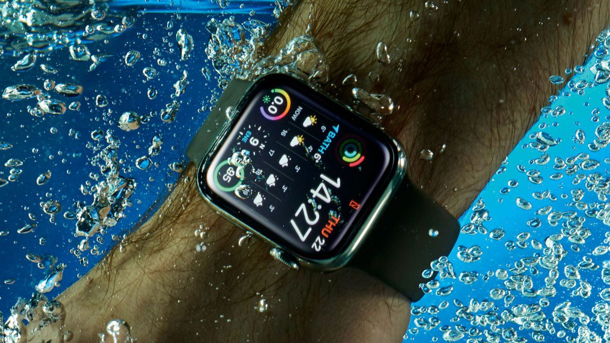 This is how the Apple Watch removes water from itself in slow motion
