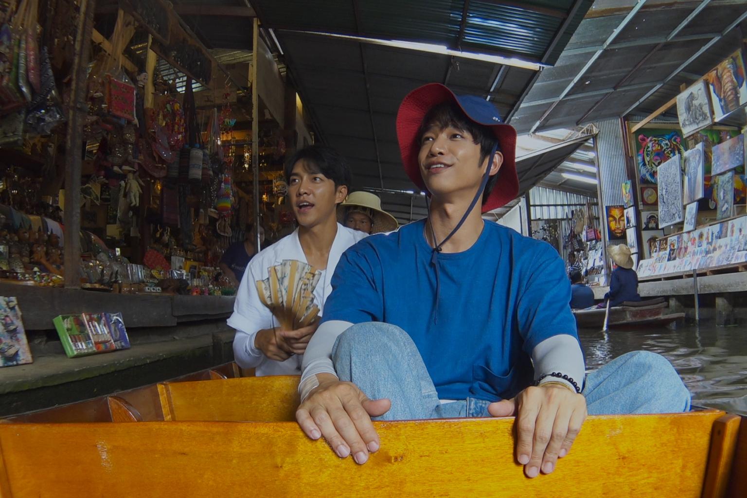 Asian heart-throbs Lee Seung-gi and Jasper Liu become fast friends while filming variety series Twogether