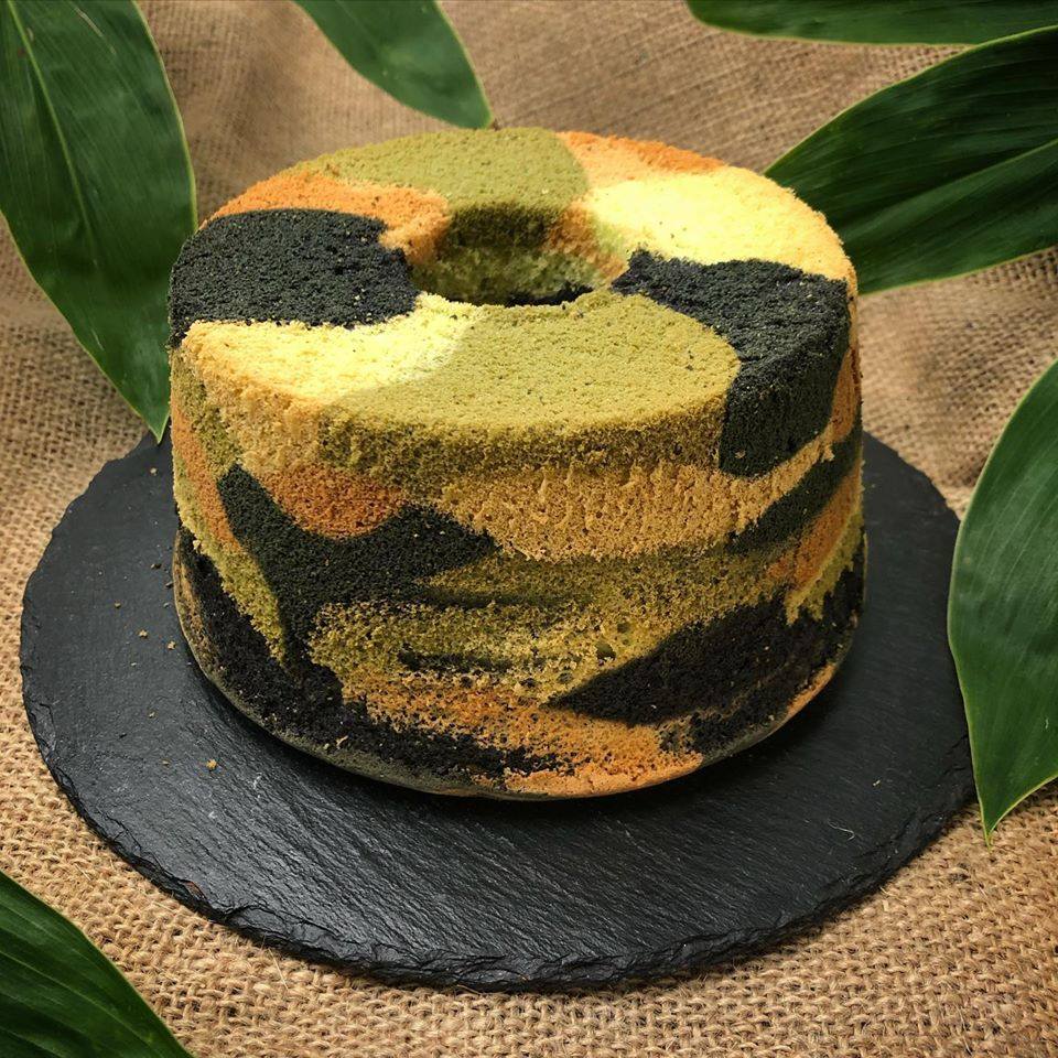 Local bakery comes up with camo cake for SAF day