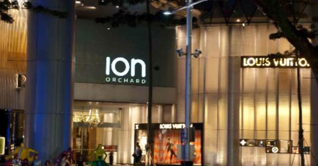 Woman denied entry into mall, then sneezed on guard on purpose