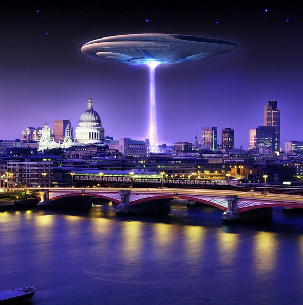 UFO sighting: Crescent-shaped 'anomaly' stuns UFO expert - 'Like none I have ever seen'