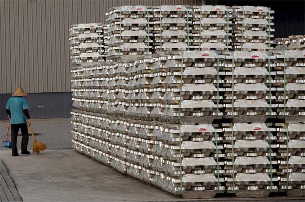 China's aluminium import surge a sign of global disconnect