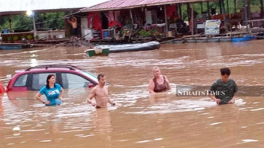 268 villagers evacuated after river in Lipis overflows