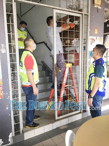 Power supply to seven suspected online gambling dens in Kuching disconnected