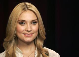 Spencer Grammer Tries to Break Up Fight, Gets Hurt