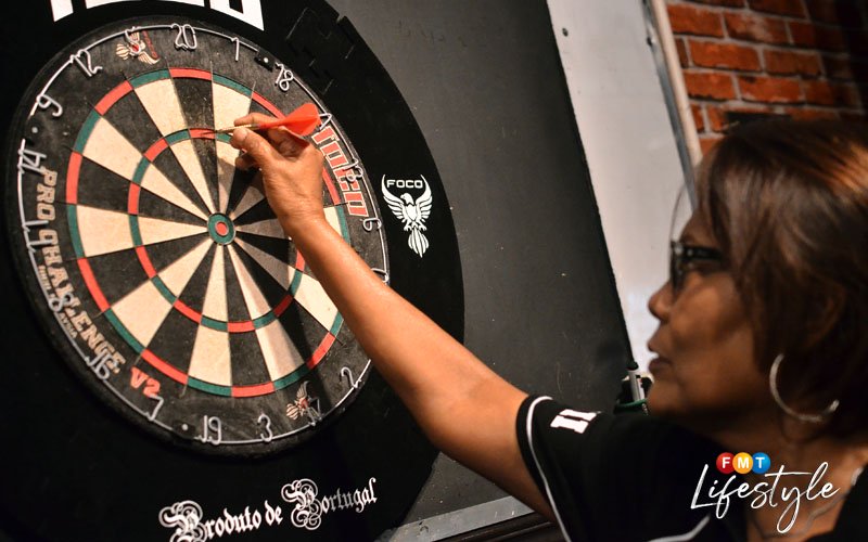 Nancy hits the bullseye as Malaysia’s Queen of Darts