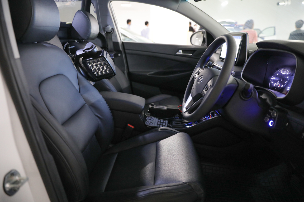 Police unveil next-generation fast response car, which can detect wanted vehicles among other tech features