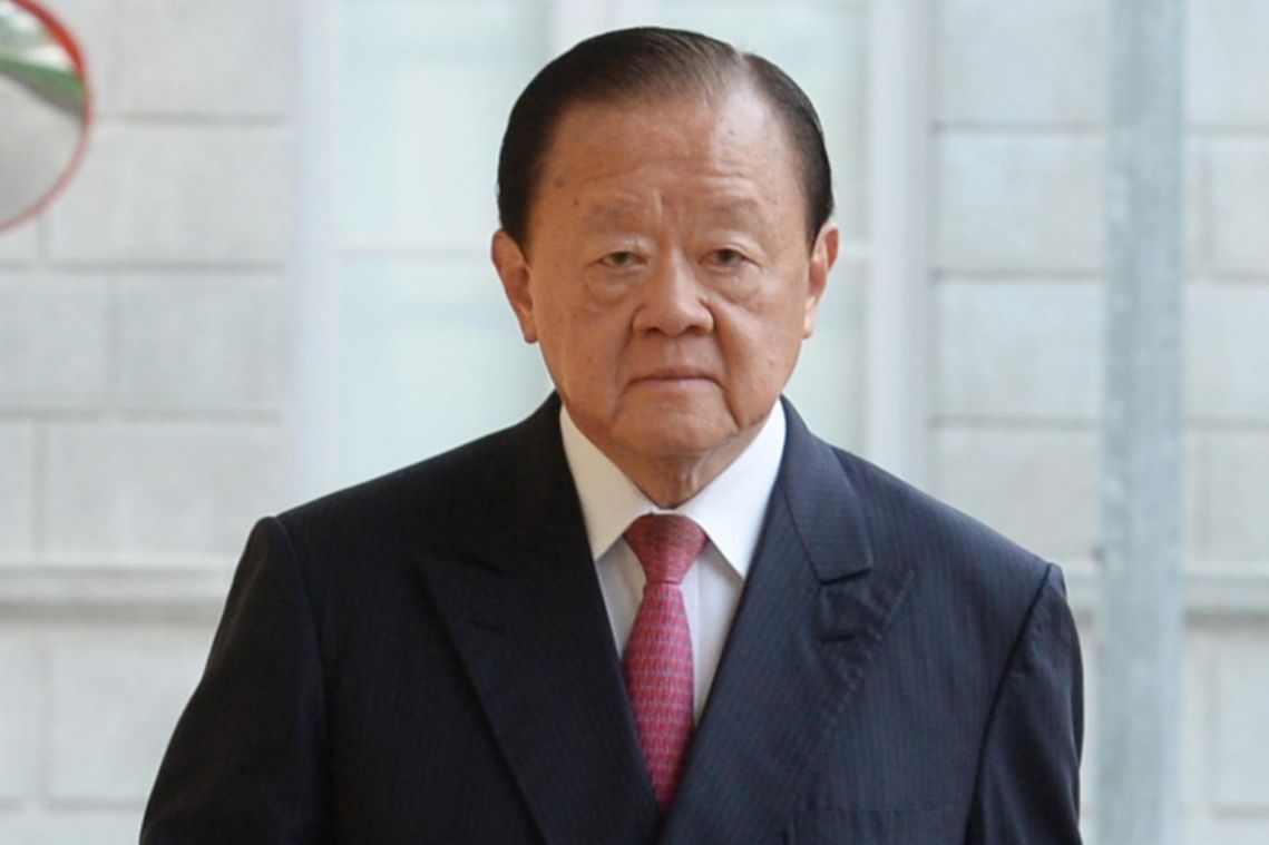 Tycoon Oei Hong Leong seeks again to oust Raffles Education founder