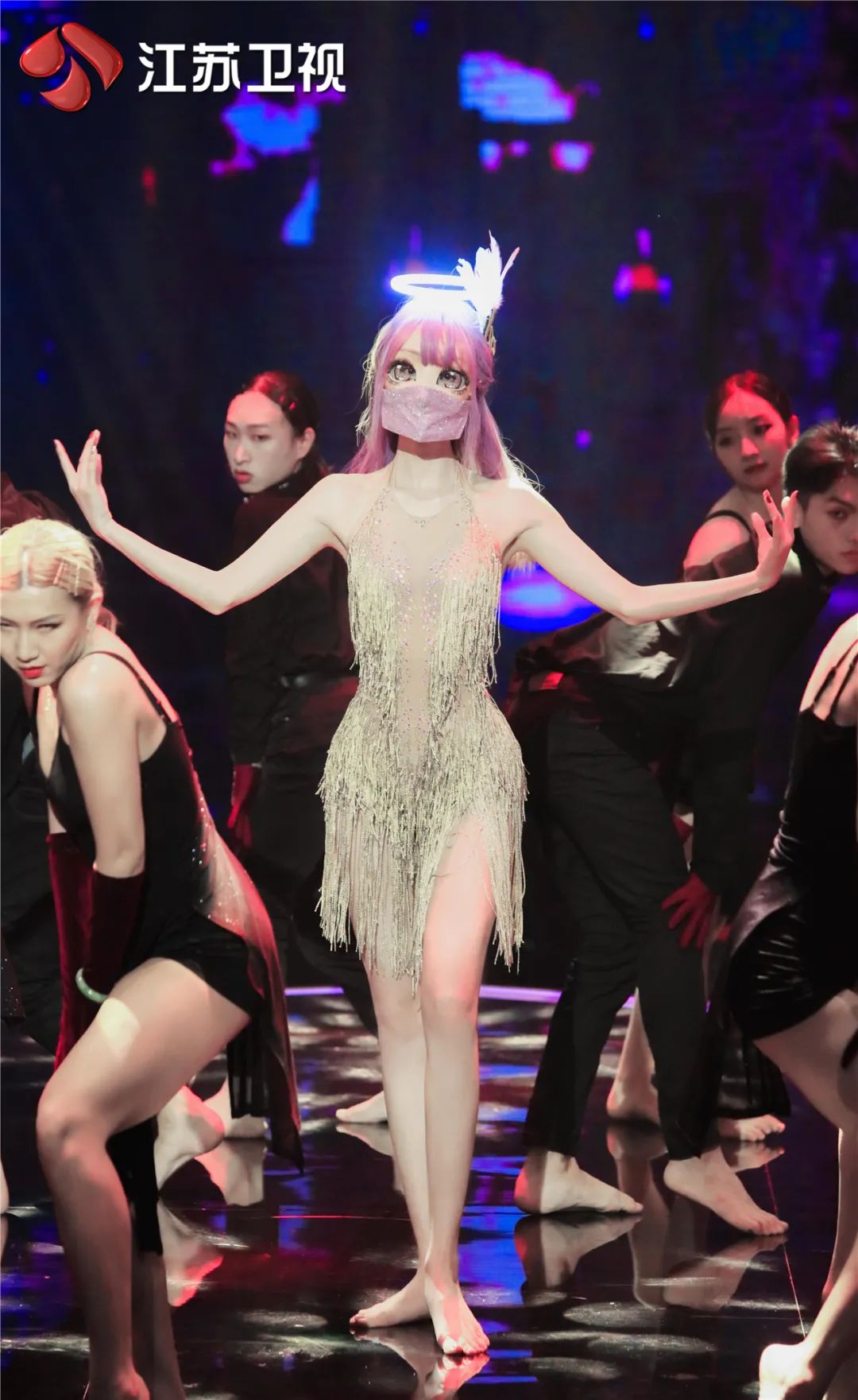 《蒙面舞王》首播迎佳绩，张俪李菲儿荣耀揭面