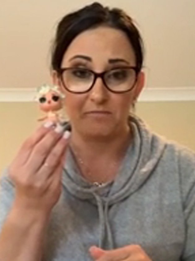 Mum discovers LOL doll’s outfit changes into ‘lingerie’ when dipped in cold water