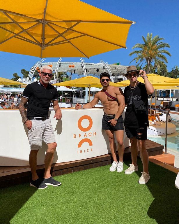 Wayne Lineker seen slumped in misery after being forced to close Ibiza clubs