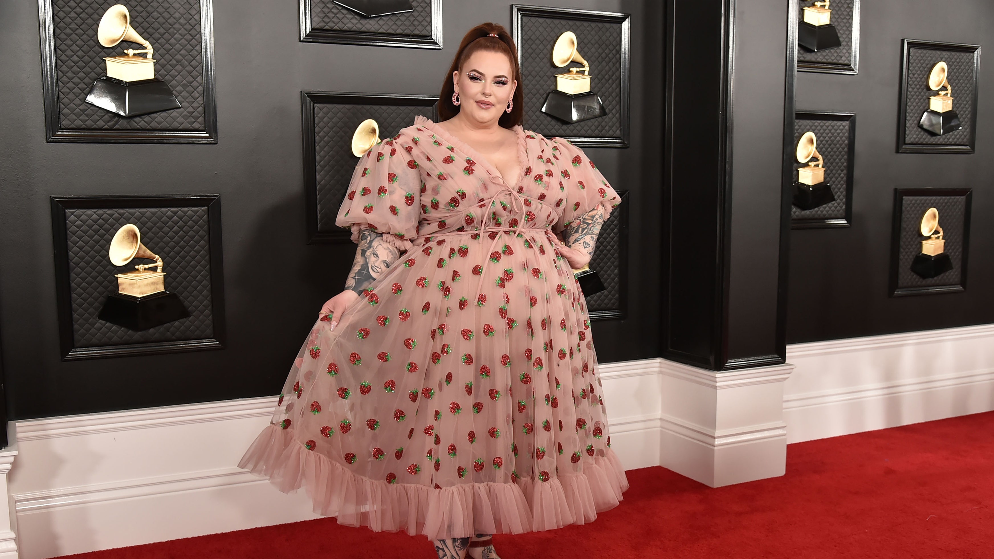 Tess Holiday, the Strawberry Dress, and Fashion's Enduring Problem With Fat People