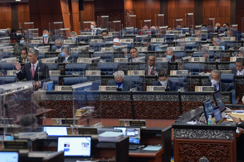 Former Miti minister, deputy show 80pc of ministry’s direct contracts awarded under BN ahead of GE14