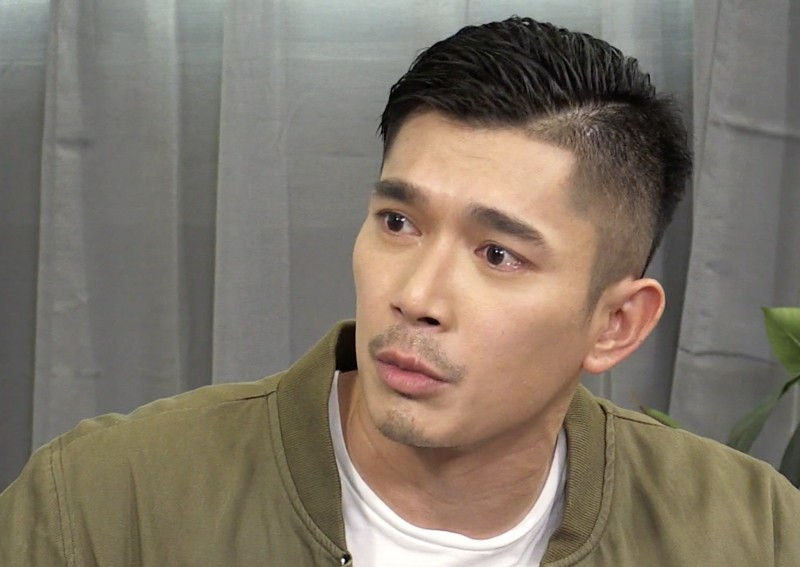 Elvin Ng tearfully recounts how he couldn't grieve over his father's death until 4 months later because of work