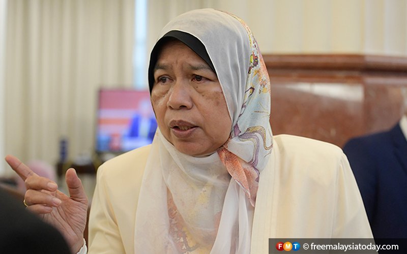 Zuraida says Guan Eng negotiated 2 direct deals under her ministry