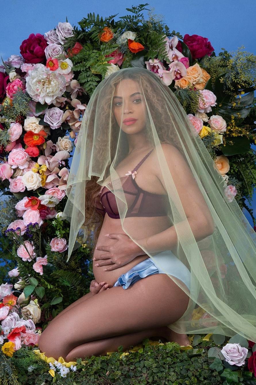 What The Celebrity Baby Bump Reveal Really Means 