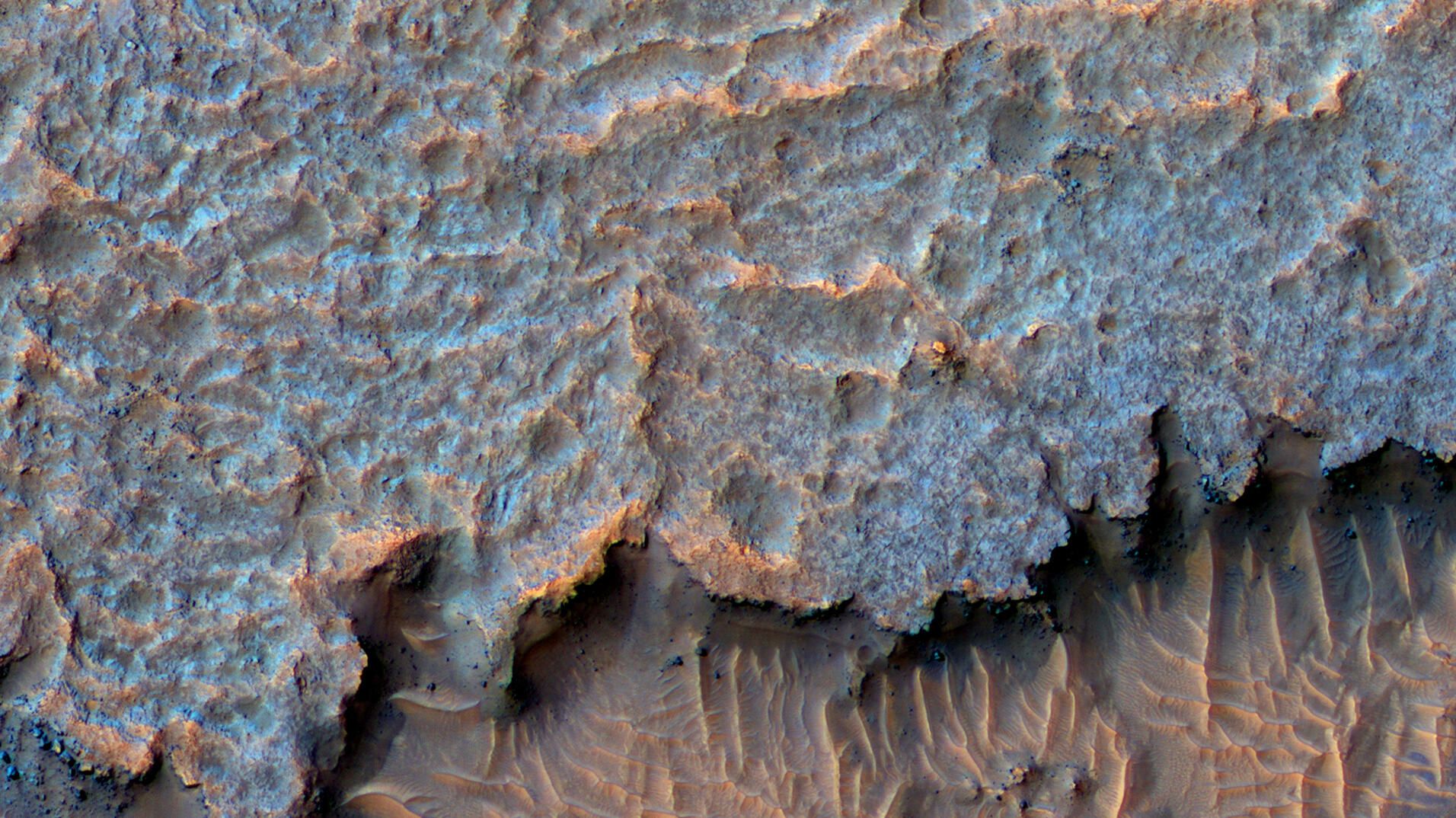 NASA puzzles over mysterious Mars ridges billions of years in the making