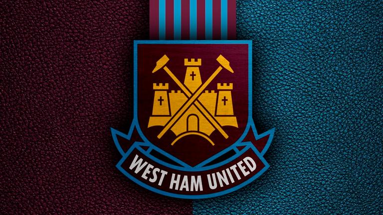 West Ham top Premier League after draw with Palace