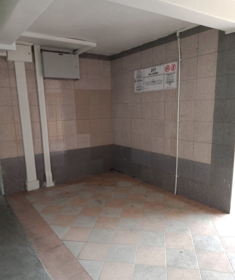 Town council removes mattress and bulky clutter dumped at Ang Mo Kio lift lobby