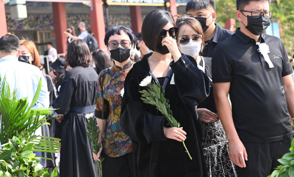 黄忠东遗体告别仪式在八宝山殡仪馆举行，黄子韬低调处理丧事