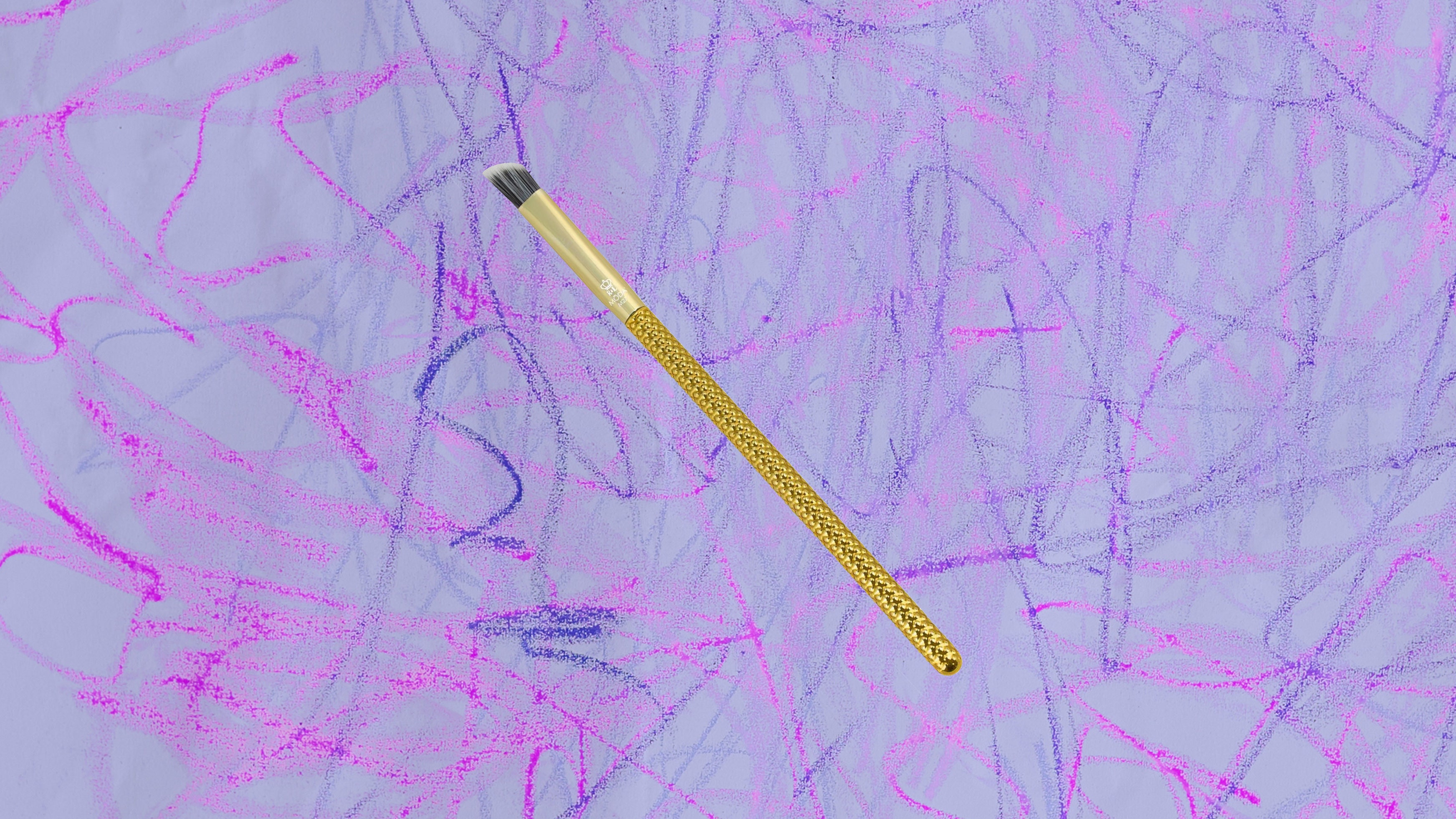 Moda's Metallics Triad Eye Brush Makes Powder Shadows Look Their Most Vibrant — and It's Just $5