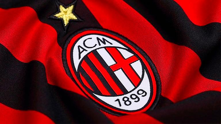 Milan backtrack in face of fan rage at ticket prices
