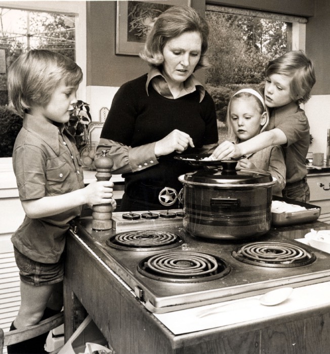Mary Berry's throwback family photos from the seventies are incredible