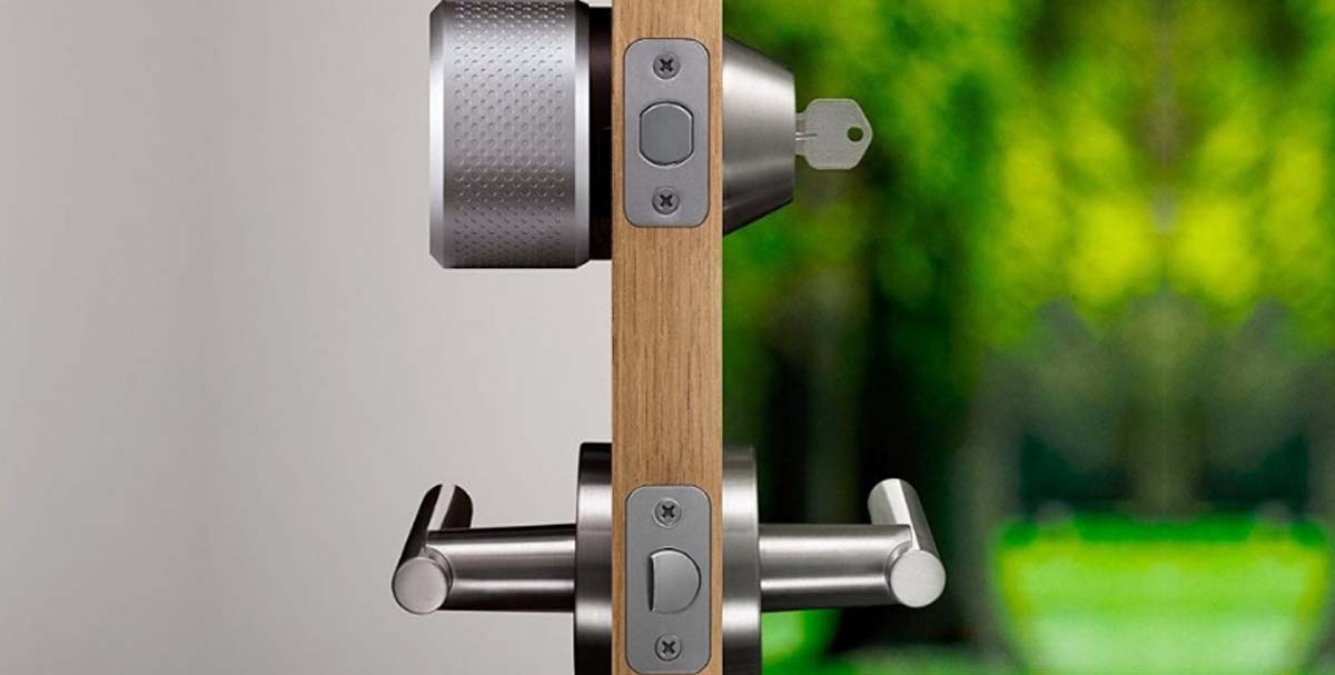 Smart locks vs digital locks: Which to buy for your home?