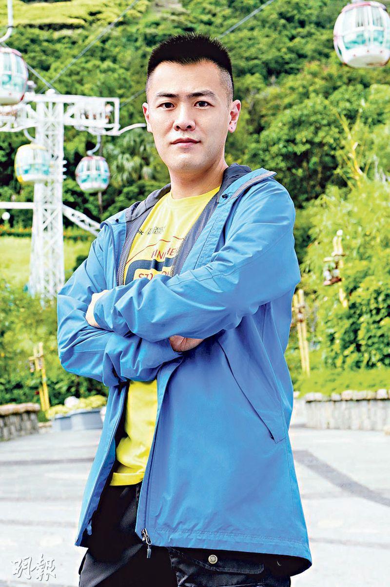 「钻石笋盘」刘鸣炜爆新恋情 新欢简雪忻是超莲校友