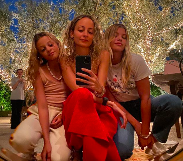 Nicole and Sofia Richie in a rare selfie