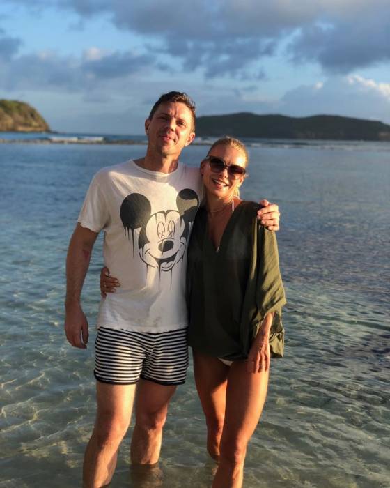 Kelly Ripa wows in sensational bikini photo on the beach