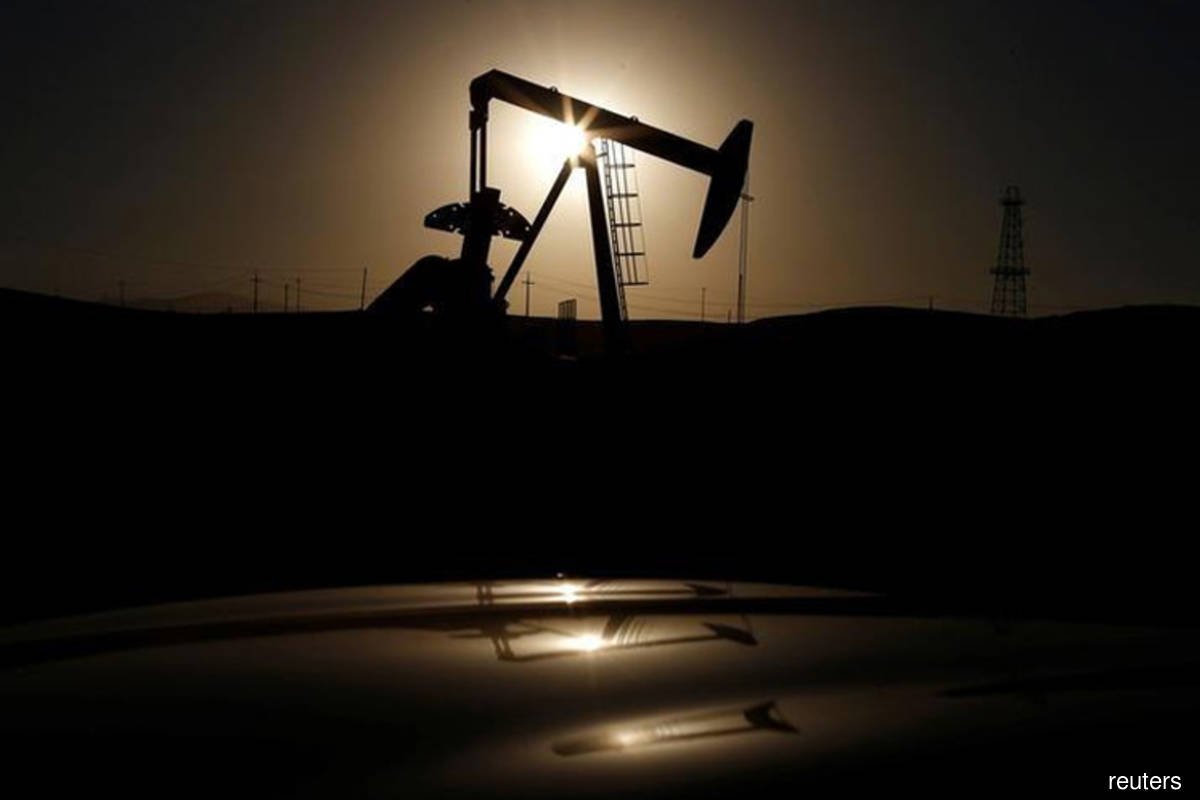Oil prices hold steady as investors weigh rising supplies, demand outlook