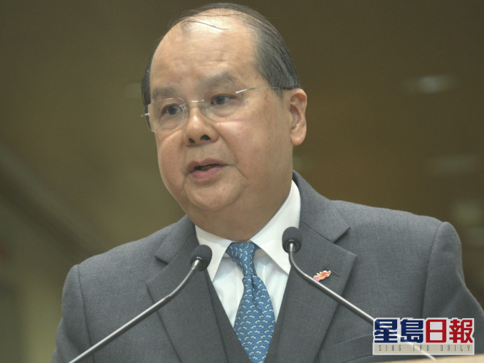 张建宗指严肃处理每宗教师失德个案 不枉不纵