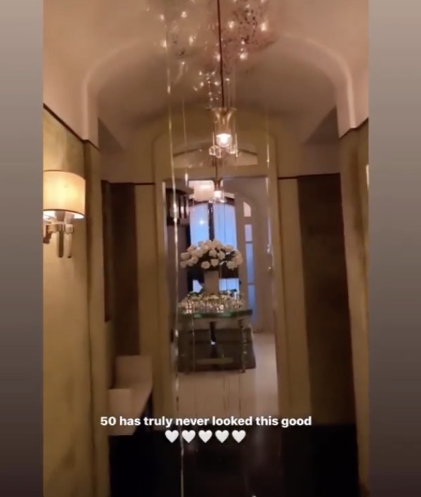 Kelly Ripa gives fans a glimpse inside foyer of jaw-dropping NY townhouse