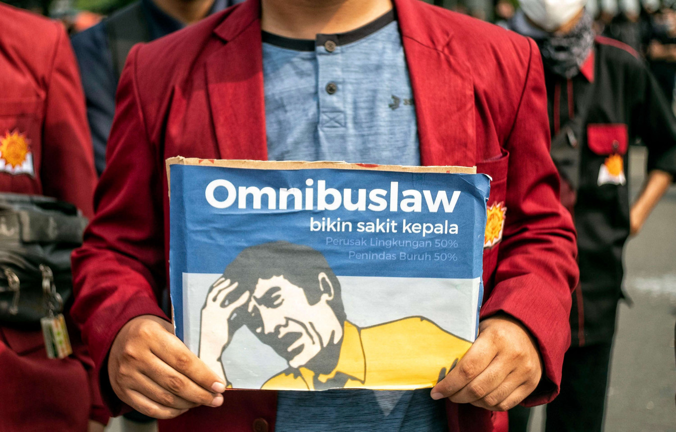 Fifth version of draft jobs law emerges, this one at 1,187 pages