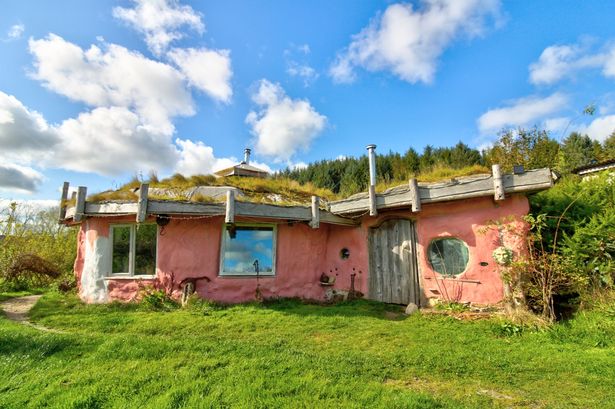 Magical 'hobbit house' for sale in corner of countryside - but it's not going cheap