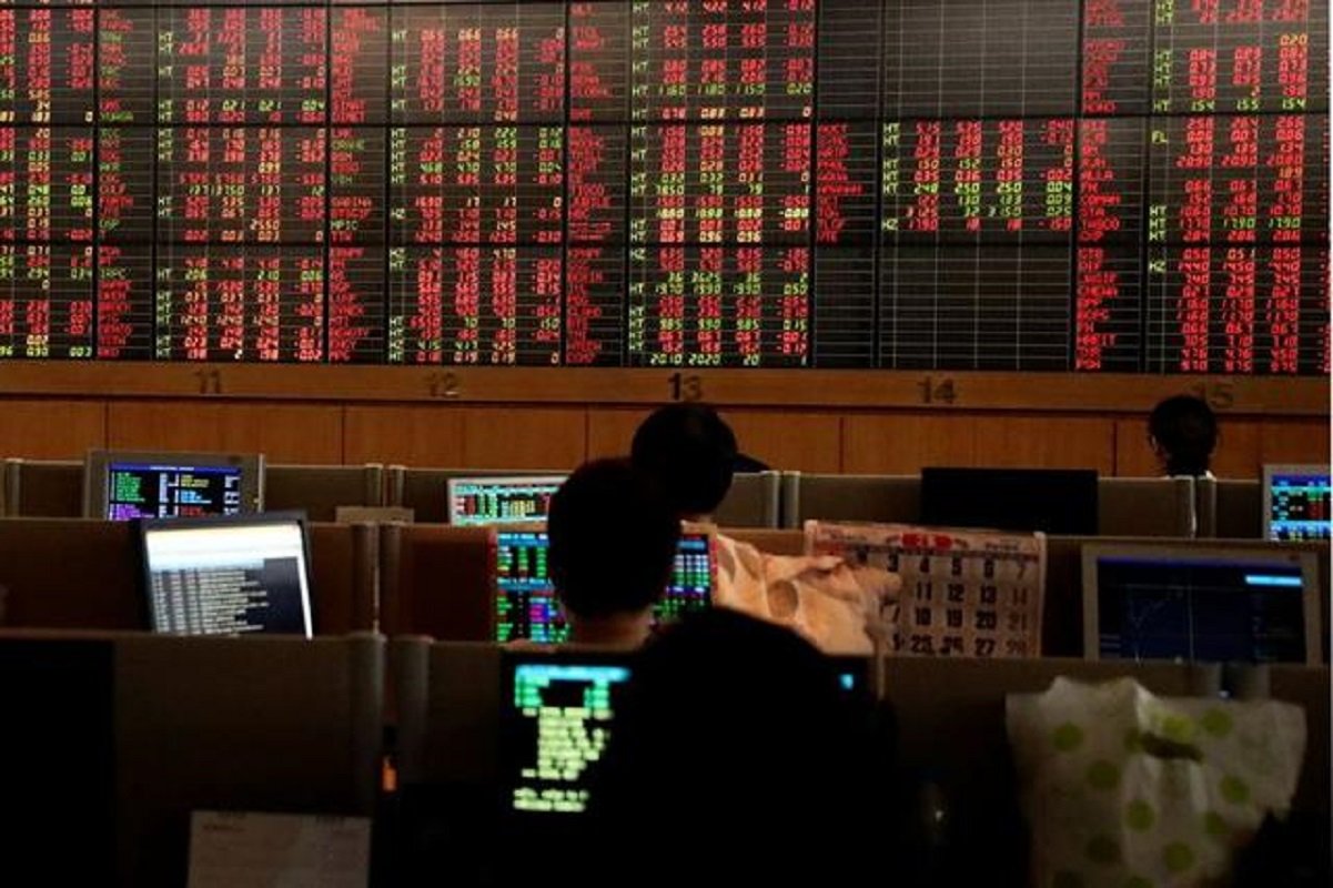 Thai, China shares surge, Asia FX up as US yields retreat