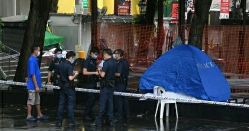 Blue police tent spotted at Chinatown! 72-year-old homeless man found to have died suddenly! 