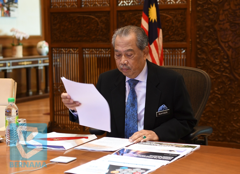 PM leaves Istana Abdulaziz after two-hour meeting with Agong