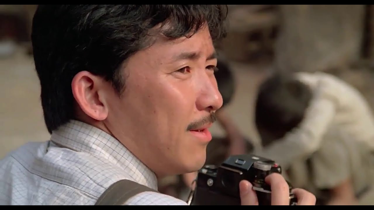 【怀旧电影】1982年香港电影《投奔怒海》许鞍华导演开场重现当年越共军队游街的壮观场面