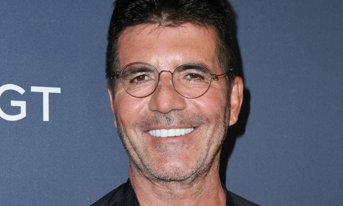 Simon Cowell transforms appearance during recovery from broken back