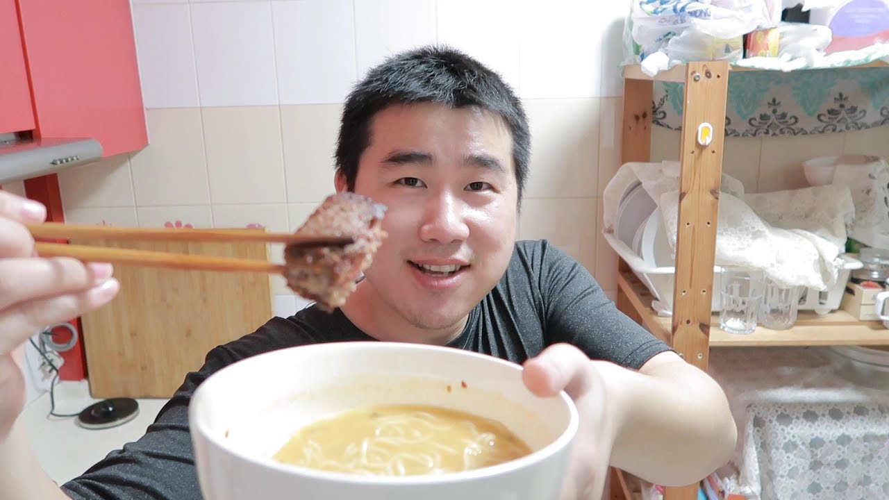 李嘉诚和新加坡投资的人造肉，真牛肉，配合火鸡面吃，好吃吗？有啥区别？小张在新加坡