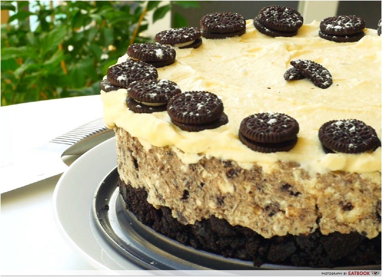 Oreo cheesecake cubes are tester-sized, saves you the trouble of cutting
