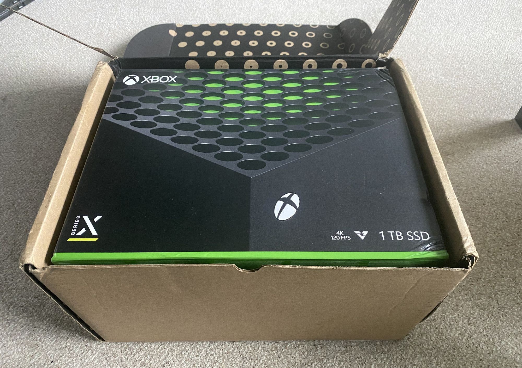 Xbox Series X unboxing – a new generation with one foot in the past