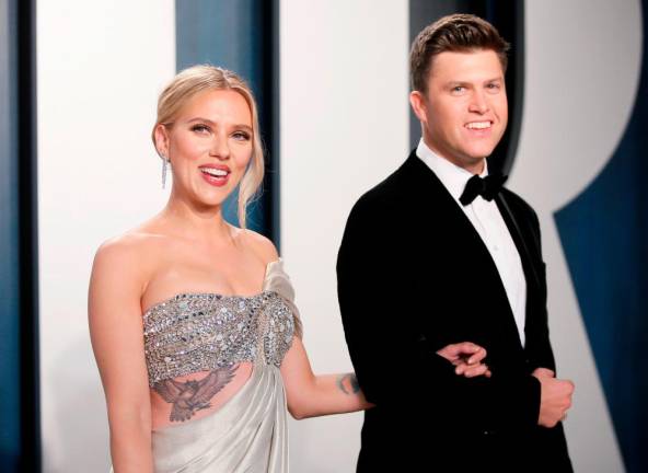 Scarlett Johansson marries Colin Jost