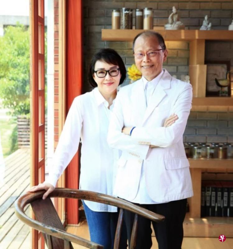 张毅这两年病得很辛苦 杨惠姗祈求菩萨：分点痛给我