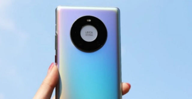 首批供货秒被抢光、第三方渠道加价千元 华为：正加快Mate40生产