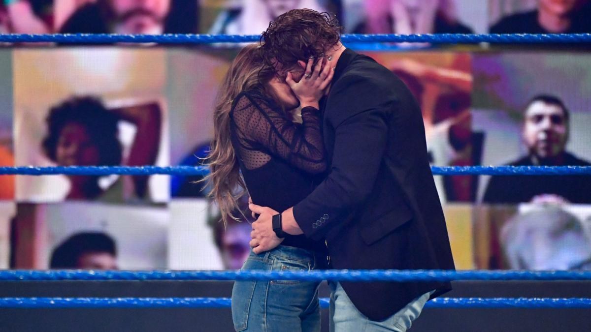 WWE SmackDown results: Aalyah Mysterio kisses Murphy, Jey Uso joins Roman Reigns and more