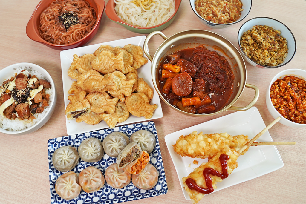 超市必试韩国直送小食　薯仔粒热狗棒／蒟蒻辣鸡拌面／辣炖猪骨粉丝年糕